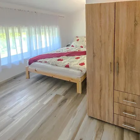 Feda Apartmanhaz Διαμέρισμα