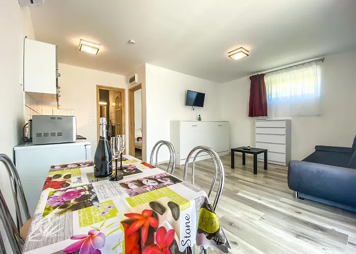 Feda Apartmanhaz * Балатонбоглар